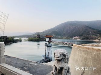 想出门遛遛，结果fy开小摩托带我来了水库