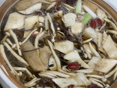 野菌菌汤底-土连锅·现熬养生汤锅(梁家巷店)