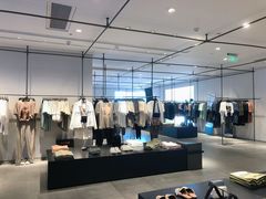 -URBAN REVIVO(欢乐海岸购物中心店)