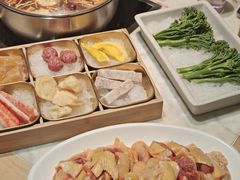 -尚尚仙·酸汤猪手·猪肚鸡火锅(华联万柳购物中心店)