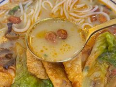 -弘束束柳州深巷螺蛳粉(珠江路店)