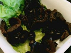 -茅草房·河畔园林火锅