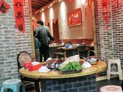 大堂-三石手撕老母鸡锅中锅(香君路店)