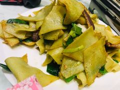 腊肉炒豆丝-全聚贤餐厅·湖北家常菜(沙湖店)