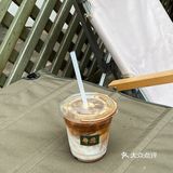 听说是纹身师开的咖啡店｜白桃拿铁超好喝！