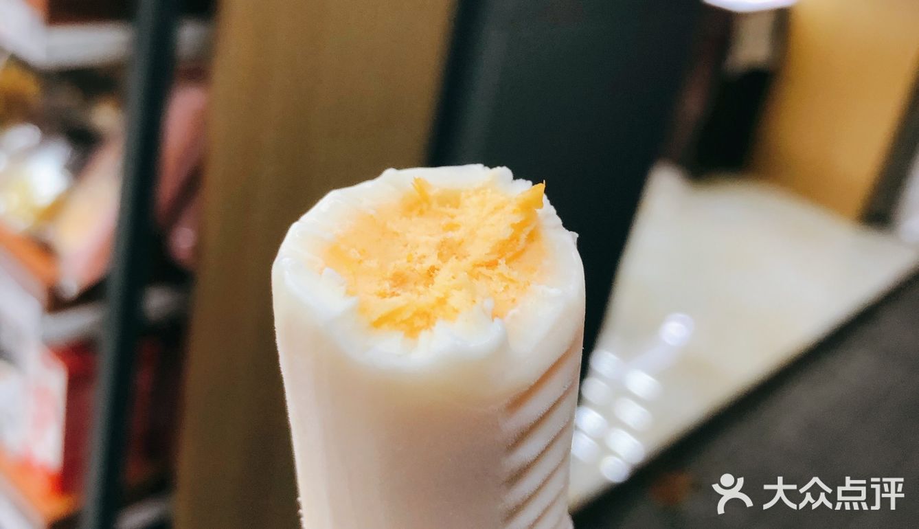 黑麻灰、肉松网红冰激凌打卡啦