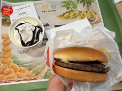 -麦当劳(轻轨曹杨路店)