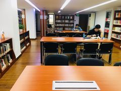 -上海市静安区图书馆(新闸路馆)