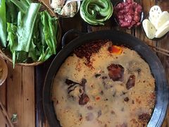 -岗上渣渣老火锅(两路口店)