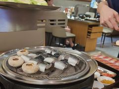 -围炉肉舍•炭烤活鳗•丹东海鲜烤肉(步行街店)