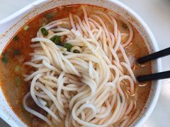 冬阴功猪软骨片头海鲜米线-翠华餐厅(香港国际机场店)