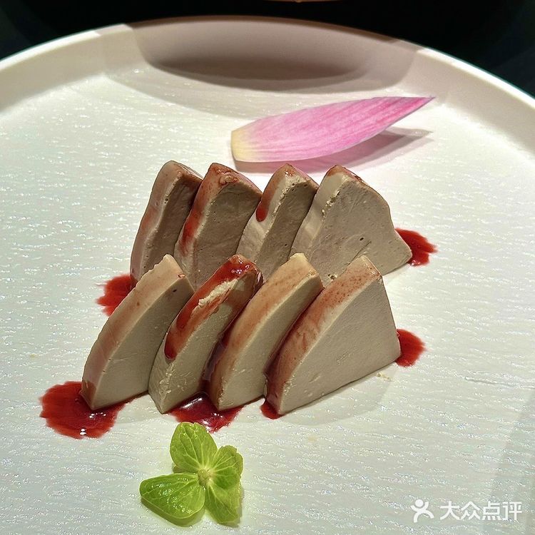 🦪乳山生蚝 都是来自乳山的生蚝，肉质饱满，鲜美畅快