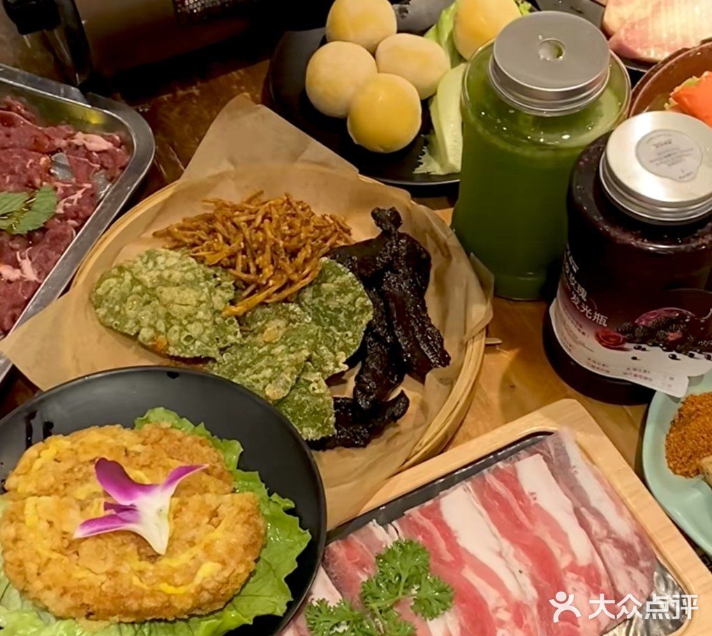 🔥贵阳酸爽秘境！贵美人牛肉火锅，绝了～🥩