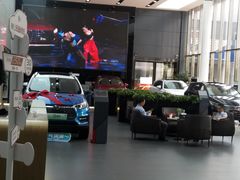 -上海华裕比亚迪4S店