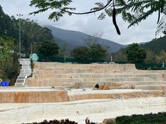-十万大山布透温泉