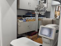 -豪门视光·星趣控·蔡司依视路眼镜代理商(中央大街店)