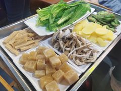 -哈尔滨烧烤·山河村铁锅炖(交大店)