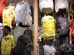 -王府井奥莱临潼小镇(临潼店)