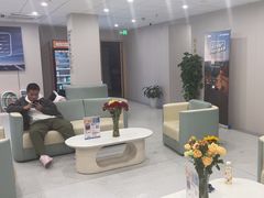 -上海大学附属上海和平眼科医院