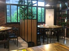 大堂-每食每刻·皖北新民地锅鸡