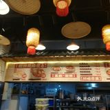 汤头浓郁，鲜香奶，白色的汤汁一看就很滋补