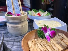 -热火朝天鲜切牛肉火锅(南强街巷店)