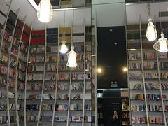 -钟书阁(松江泰晤士小镇店)