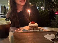 -VERIE BAKEHOUSE