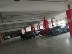 -北亚国超特斯拉授权钣喷中心