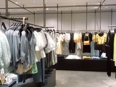 -URBAN REVIVO(欢乐海岸购物中心店)