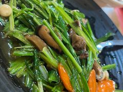 -大树下海鲜饭店