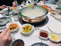-洪氏嗨捞·广东猪肚鸡·椰子鸡火锅(西咸万象城店)