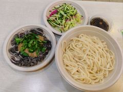 -黑八私房老北京炸酱面