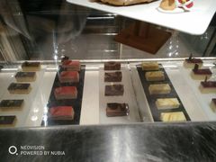 -松咖啡自助餐厅·松北香格里拉