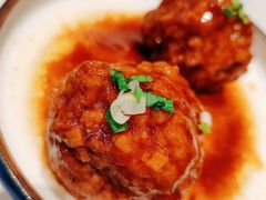 鸭蛋黄狮子头-梅飞酒家(名辉豪庭店)