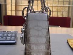 -华夏典当行(龙德广场店)