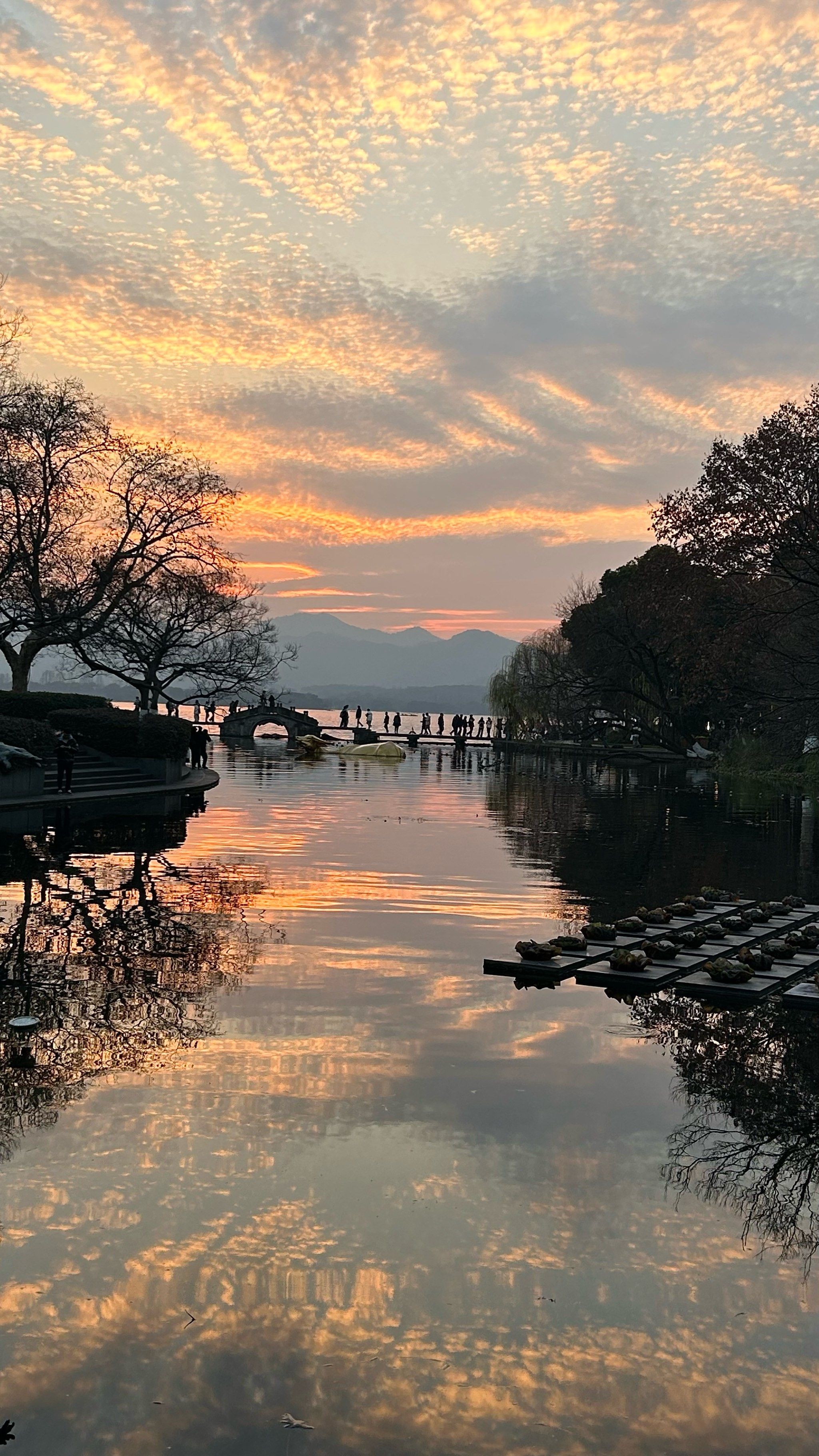 1.13真实无滤镜西湖水天一色江南山水画🌄
