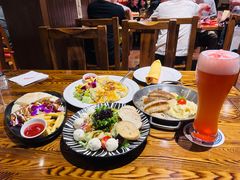 奶酪球沙拉-申德勒加油站餐厅(三里屯北小街店)