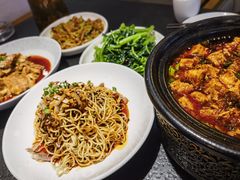 -万重锦·人文川菜馆(骡马市店)