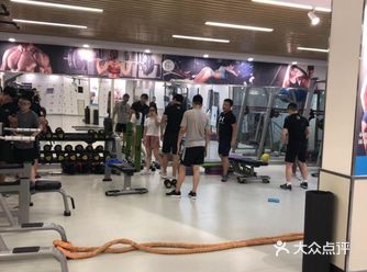 健身这个事情还是需要有人监督的，不然会不小心犯懒