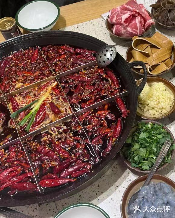 等了一个多小时，终于进去 这里的嬢嬢很热情