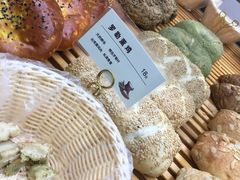 -焙丽拾光(麦凯乐直营店)
