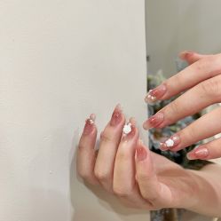 -花系美·美甲美睫精品店