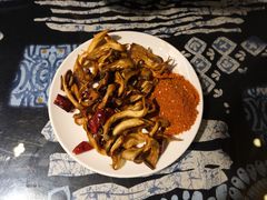 炸菌子-勺子米线·云南传统小吃市集(四方街店)