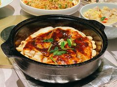 石锅鲽鱼肉-宏达宴老菜馆(群力第四大道店)