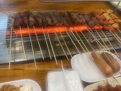 -哈尔滨小酒馆·鲜肉现穿自助烧烤(康新花园店)