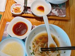 -呷佬·长沙手工米粉(金沙江路店)