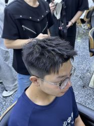 -藤野造型专业烫染接发