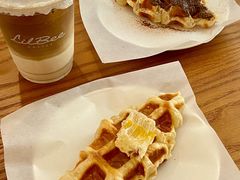 榛子巧克力华夫可颂-LilBee Coffee