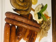 德式香肠拼盘配土豆泥和酸椰菜（大份）-LENBACH兰巴赫西餐啤酒坊(大连东港店)